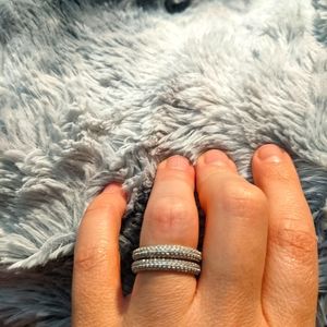 Pave diamond bands